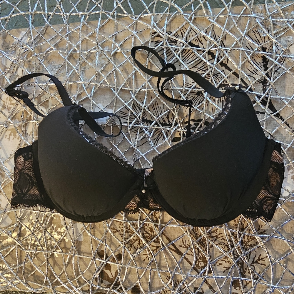 Victoria's Secret  34B bra